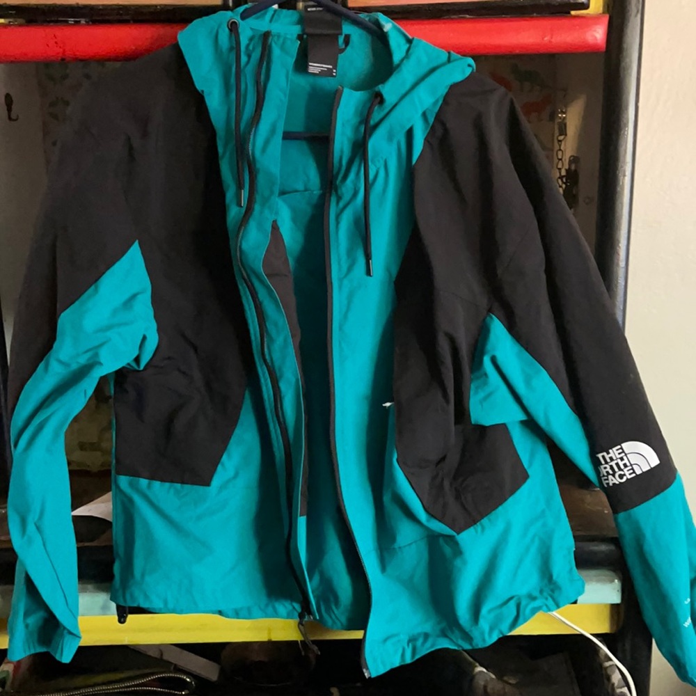north face wind breaker woman’s size med